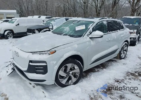 2025 Audi Q6 E-Tron Premium Plus Quattro z USA, uszkodzony, nr VIN WA124BGFXSA005717